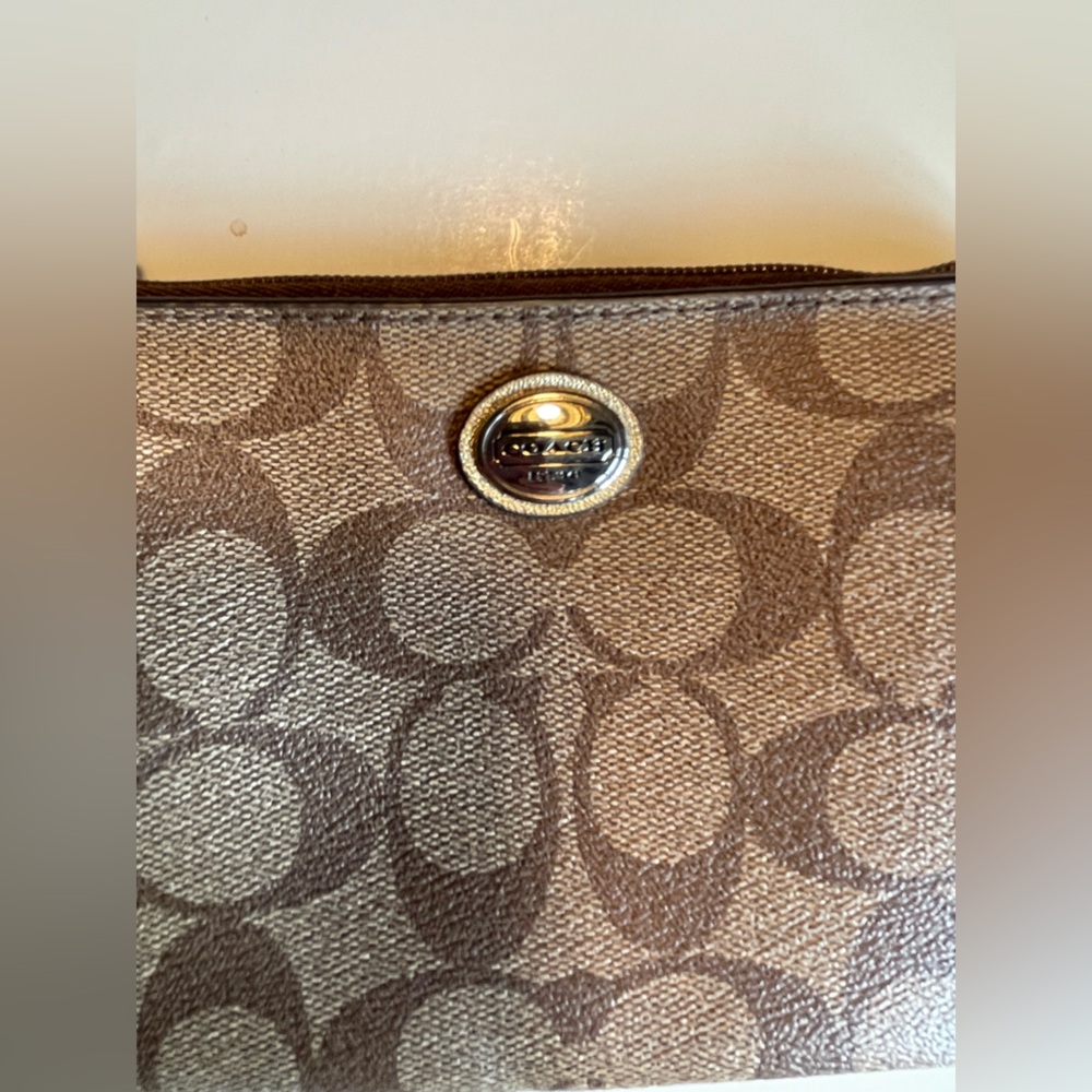 Coach Signature C Canvas Khaki Gold Wristlet Clutch Purse – EUC - Picture 3 of 6